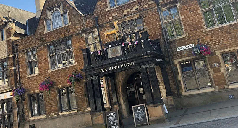 urnotel-blog-outside-the-hind-hotel