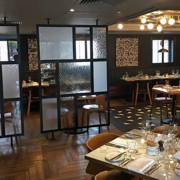 glass and metal restaurant dividers