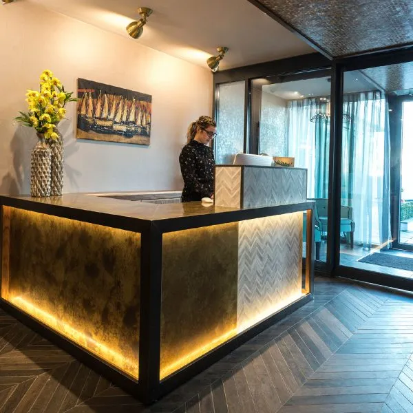 Reception Desk - The Seven Hotel with uplighting